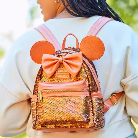 New Disney Loungefly Minnie Sequin Backpack - Picture 4 of 4
